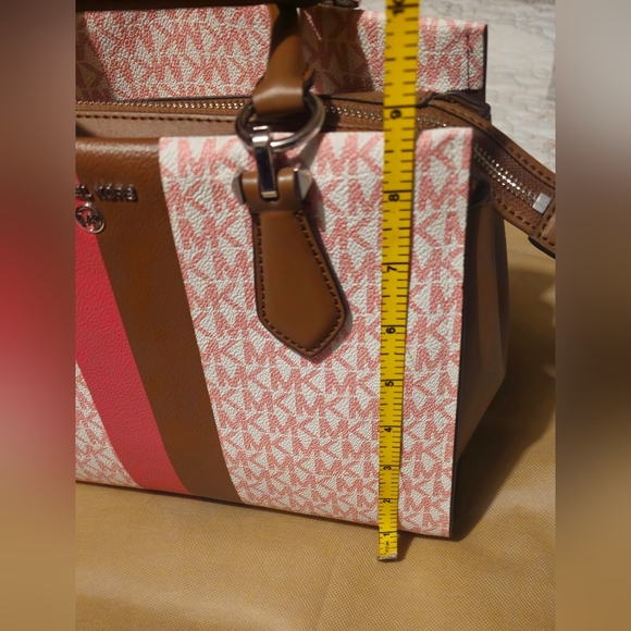 Michael Kors Marilyn Geranium Med Satchel And Wallet NWT - Picture 6 of 7